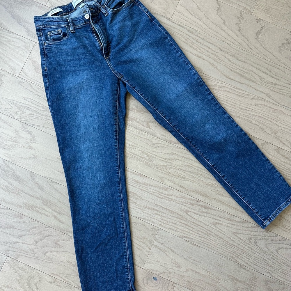 Universal Thread Blue Straight Jeans Classic Style